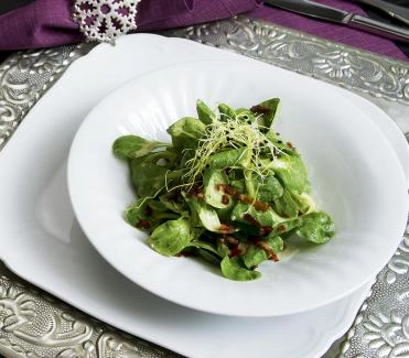 2011-12-nuesslisalat-mit-kartoffeldressing